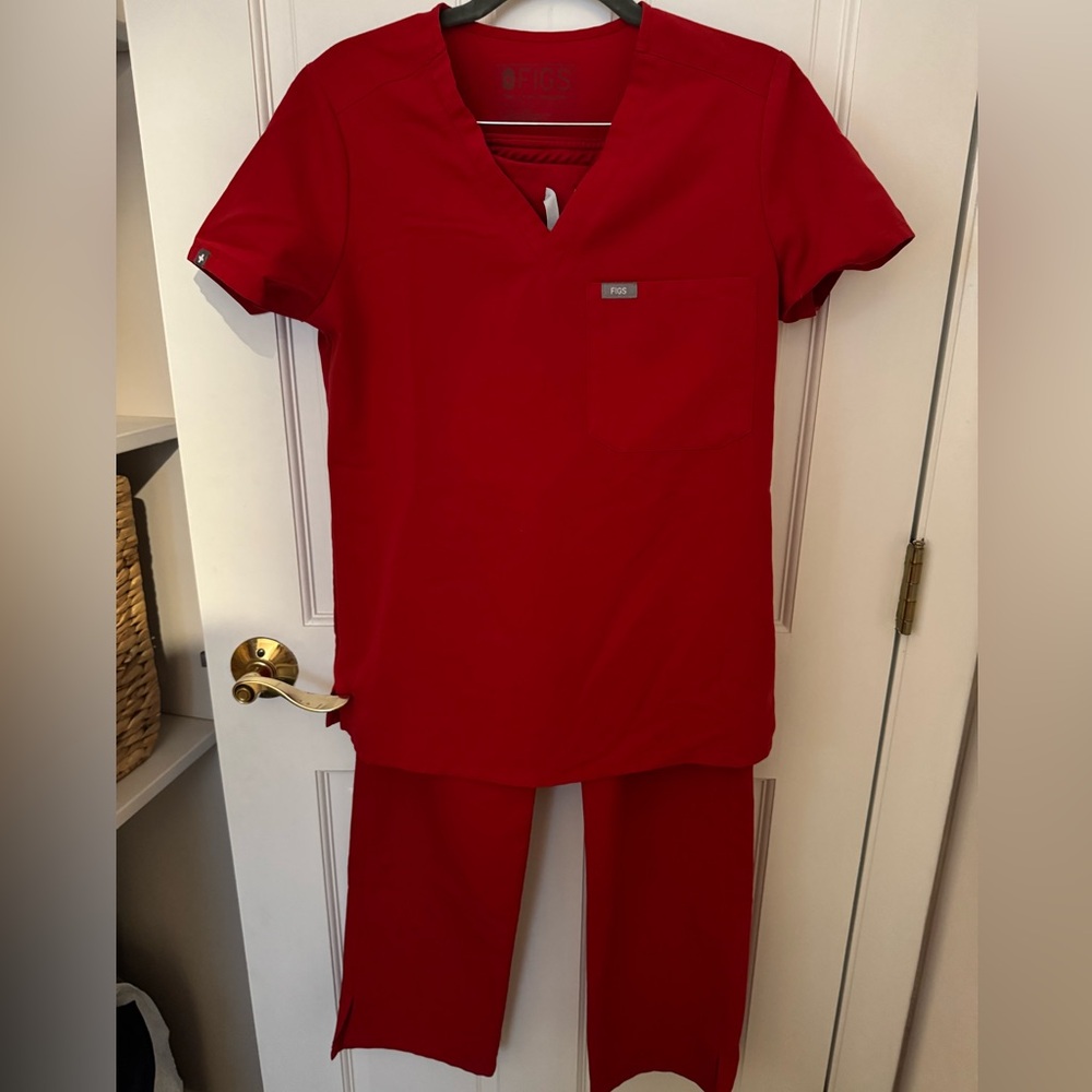 Figs set xs in red